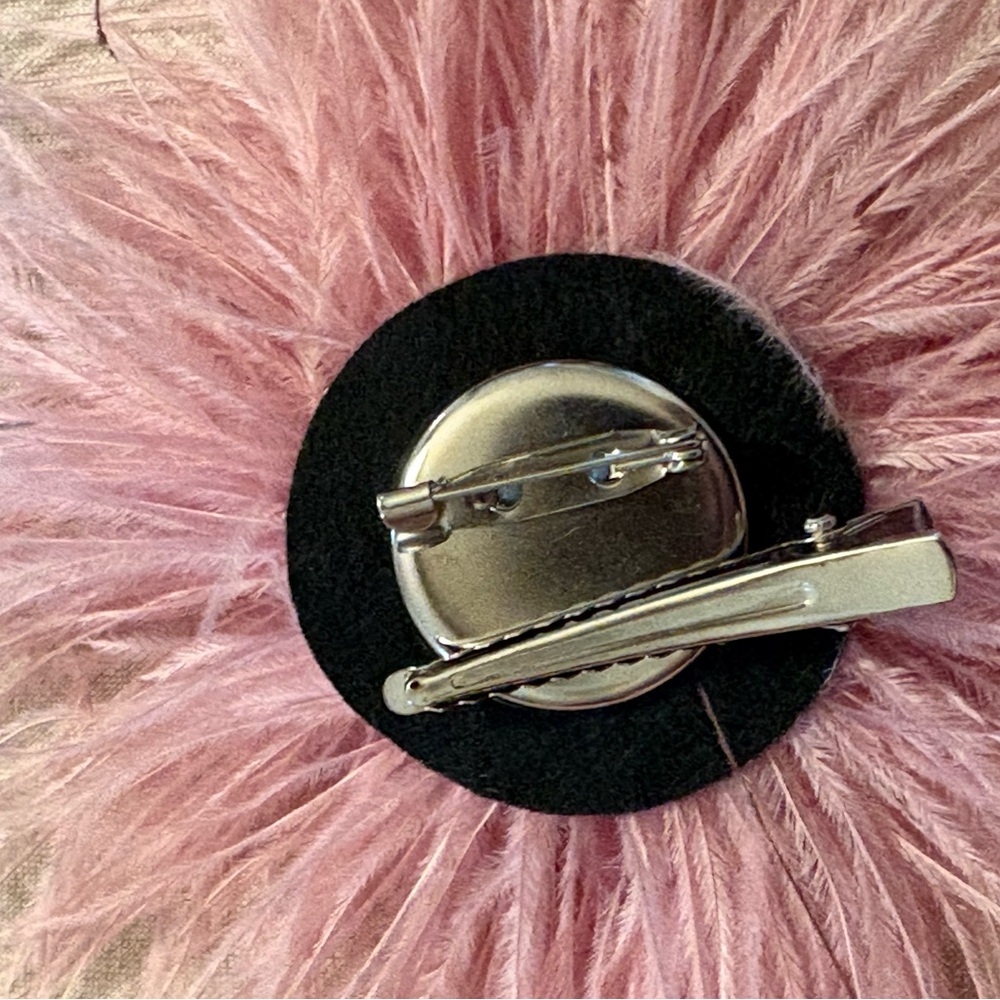 Fabulous Feather Brooches- several colors Black, Pink, Brown, Cream, Blue/Grey - Picture 4 of 8